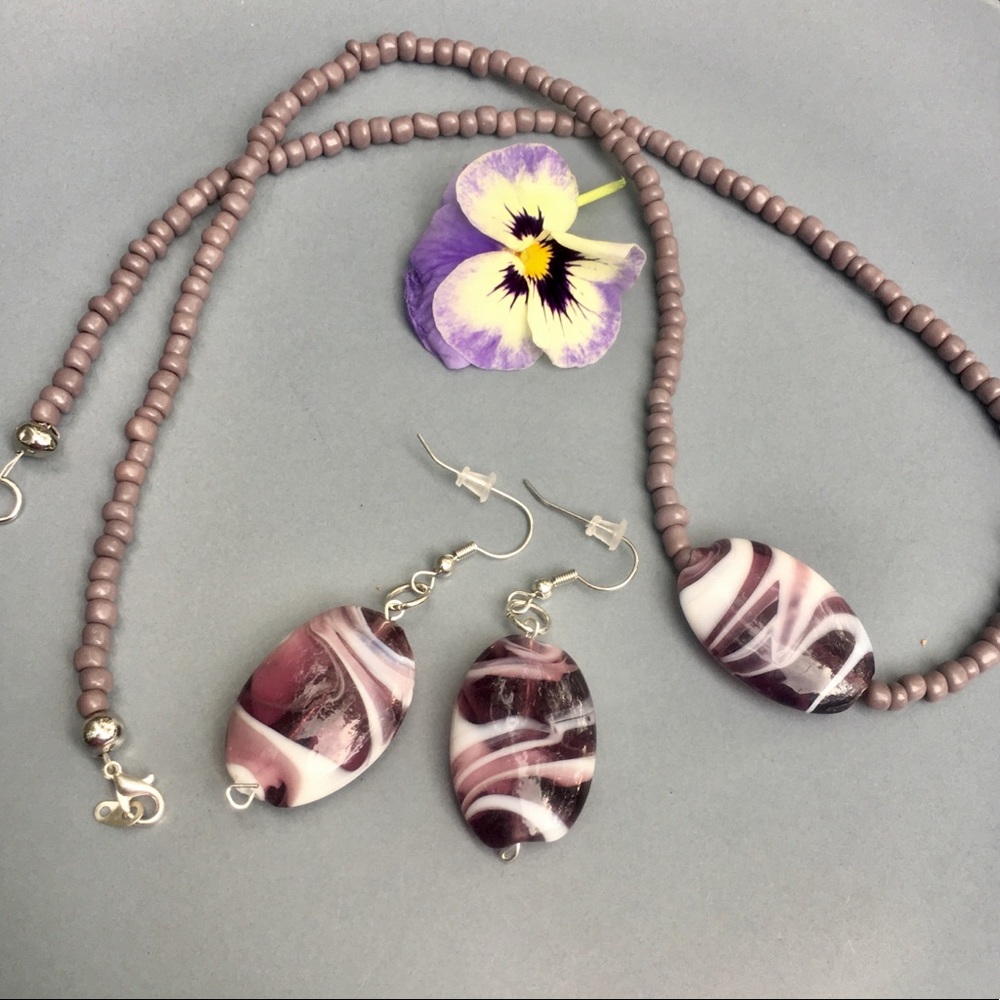 Necklace and earrings set